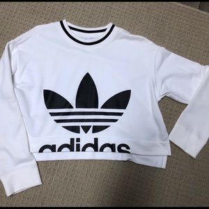 Adidas trefoil size Medium sweatshirt NEW!